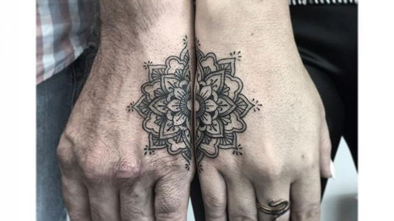 Tatuaje de un mandala que se complementa con nuestra pareja.