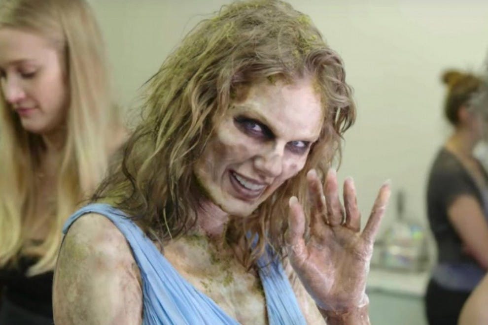 Taylor Swift zombie