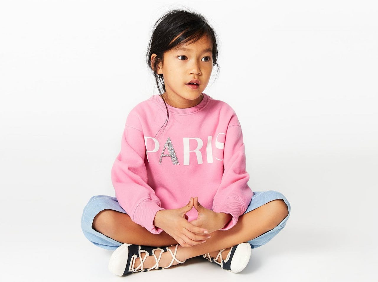 La sudadera rosa 'París' de Zara Kids, por 15,95 euros