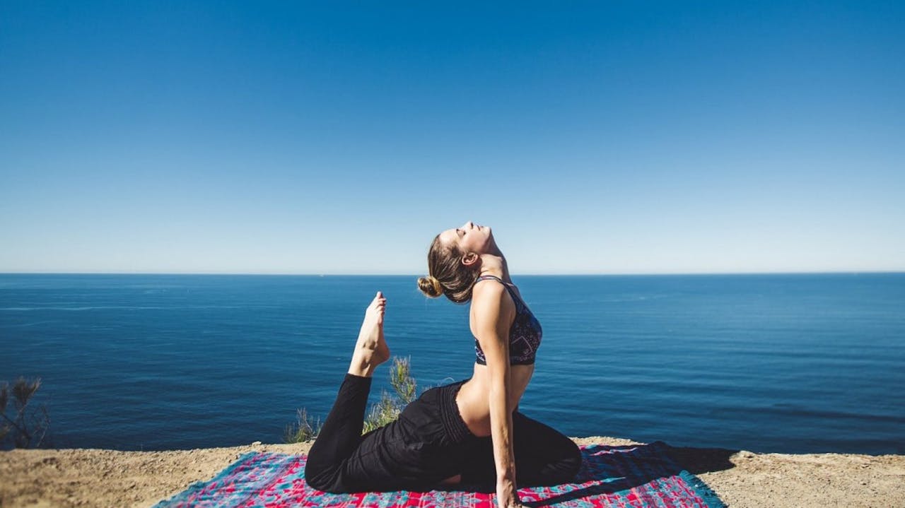 Las prácticas de yoga posturales son las más extendidas en occidente.