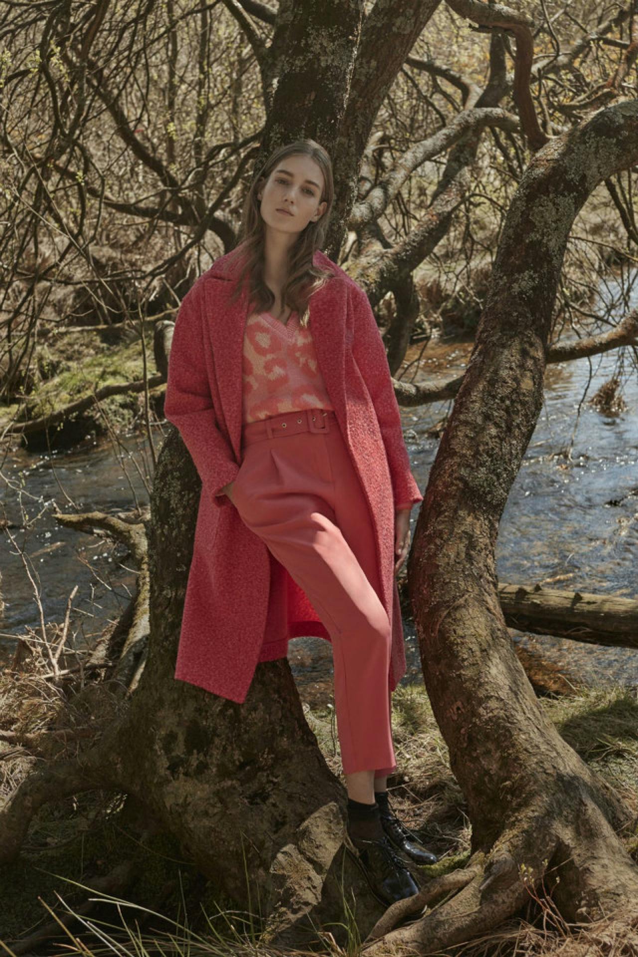 El 'look' de la colección otño-invierno de Primark con un pantalón rosa