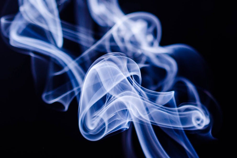 ¿Es menos perjudicial fumar tabaco de liar que el manufacturado?