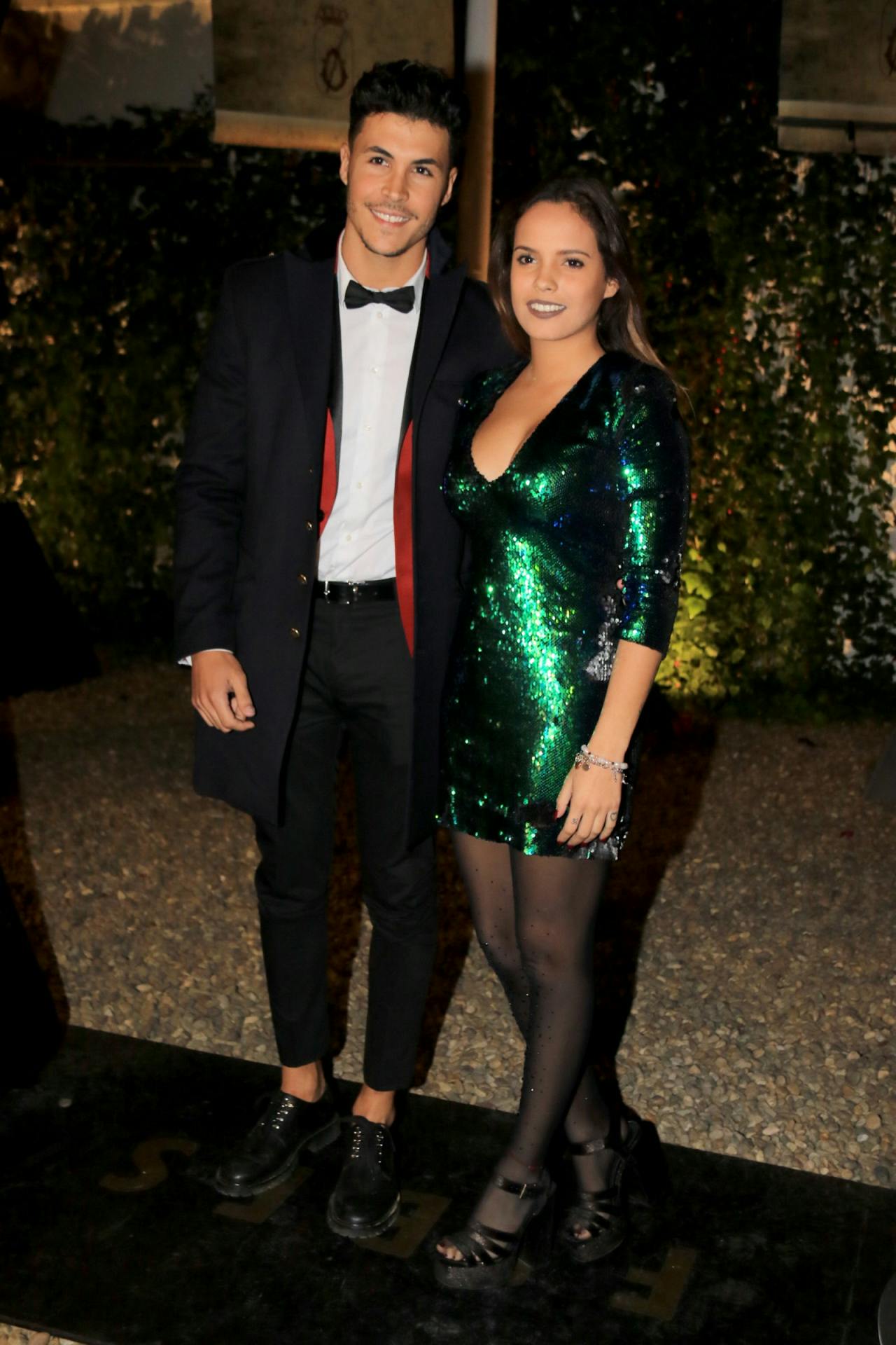 Gloria Camila con el vestido de lentejuelas de Zara junto a su pareja Kiko Jiménez