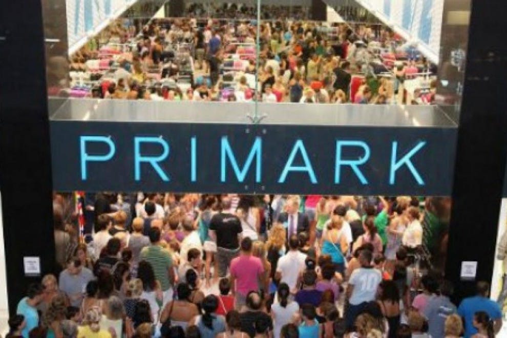 Primark pone a la venta los portavelas en forma de Lumière de ‘La Bella y la Bestia’