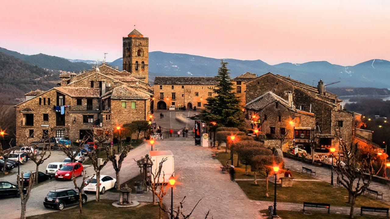 La tranquila localidad de Aínsa, en Huesca.