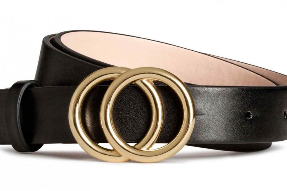 Cinturón que versiona el famoso de Gucci, disponible en H&M por 5,99 euros