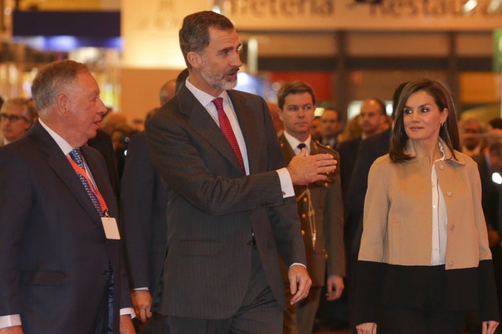 Los reyes durante su visita a la Feria Internacional de Turismo de Madrid