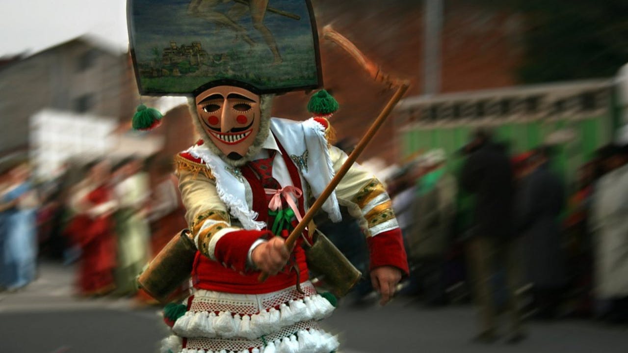 Imagen de un peliqueiro del Carnaval de Laza.