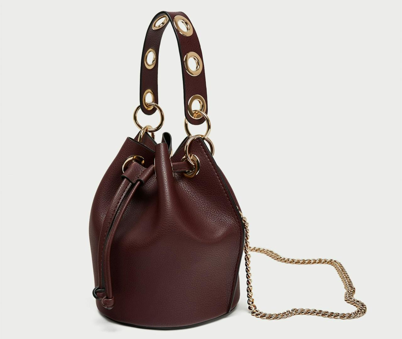 Mini bolso saco ollado de Zara, por 5,99 euros (antes 19,95)